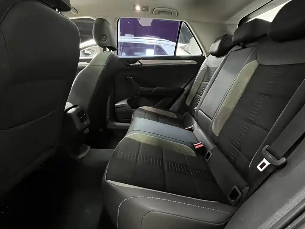 VOLKSWAGEN T ROC EXPLORING SONGS