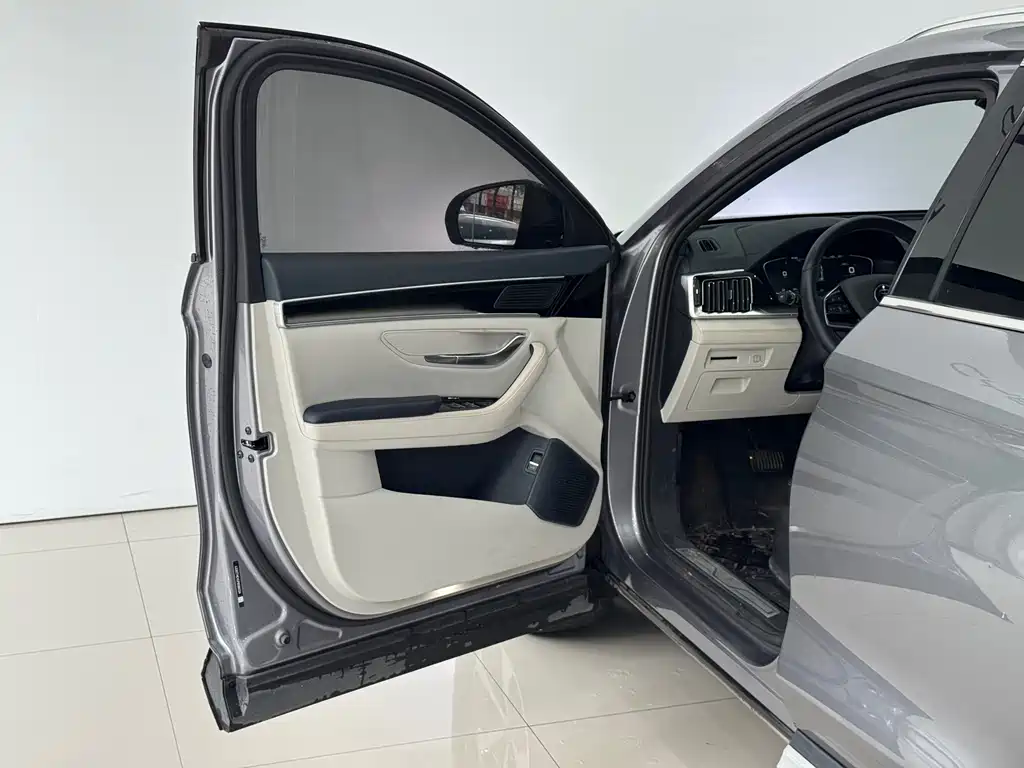 BYD PLUS New Energy — миниатюра 14