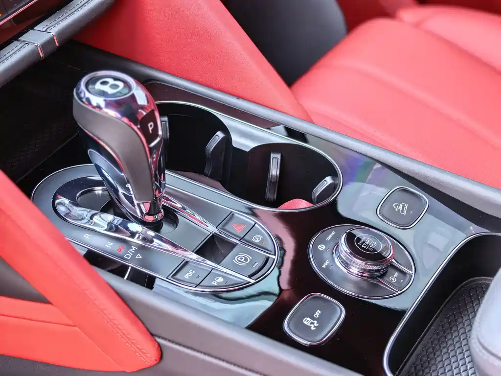 Bentley Bentayga — миниатюра 18