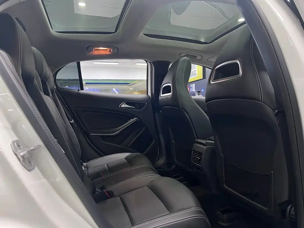 Mercedes-Benz GLA — миниатюра 24
