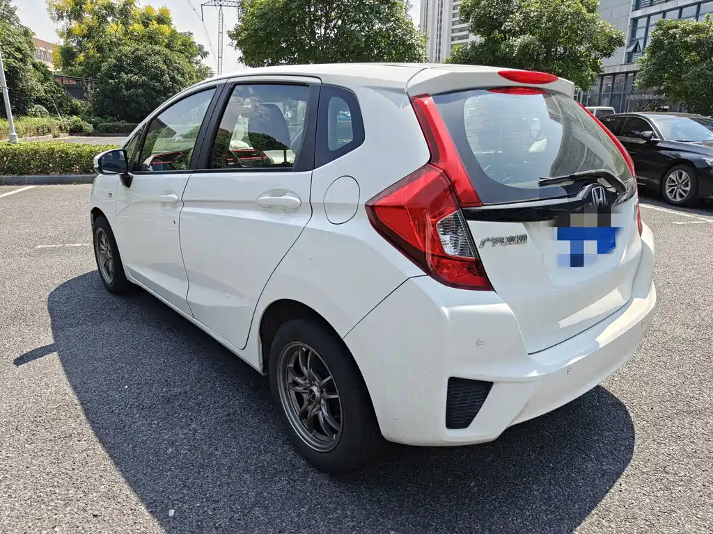 Honda Fit — миниатюра 7