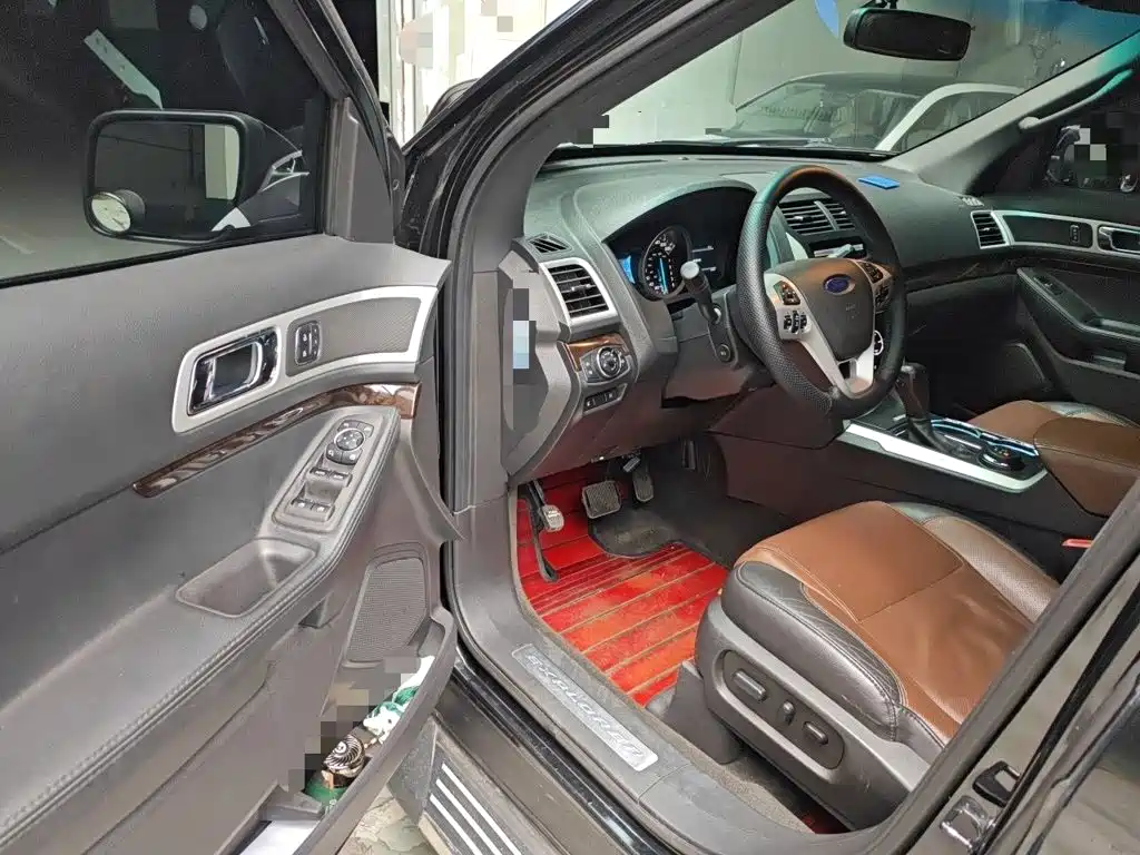 Ford Explorer (Import) — миниатюра 12