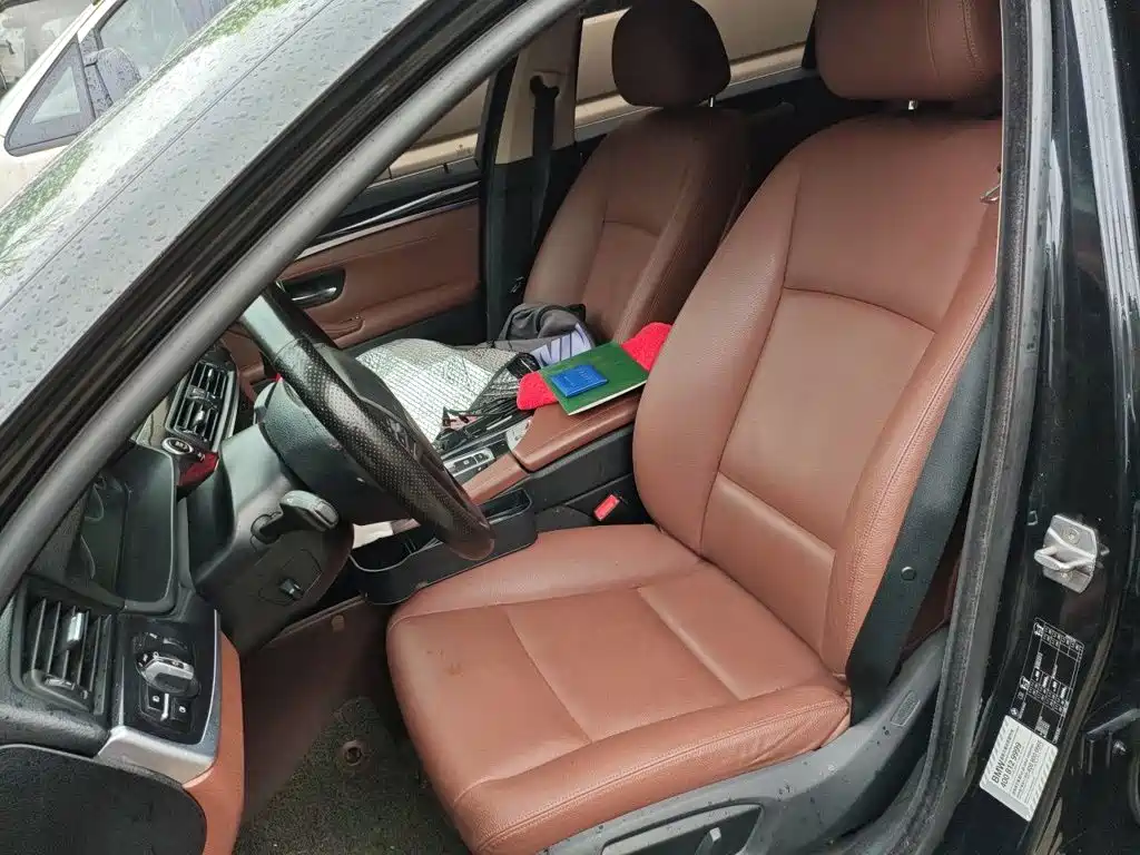 BMW 5 Series — миниатюра 8