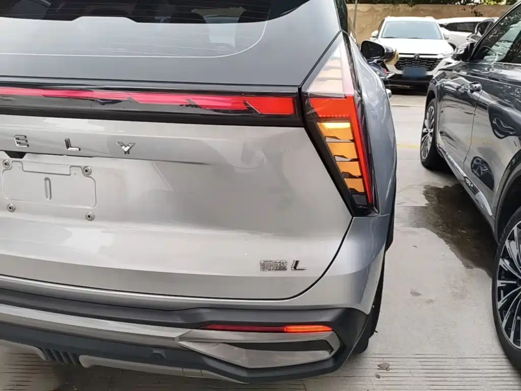Geely Boyue L — миниатюра 8