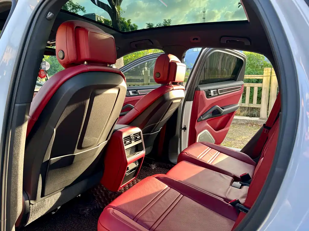 Porsche Cayenne — миниатюра 9