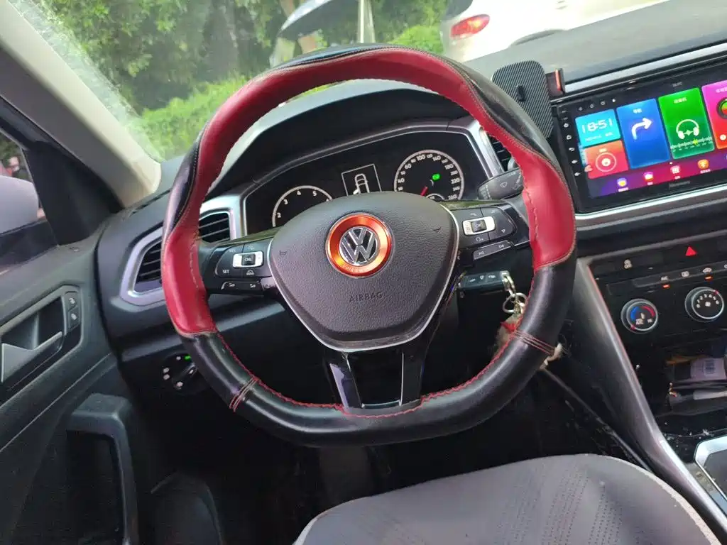 Volkswagen T-Roc — миниатюра 11