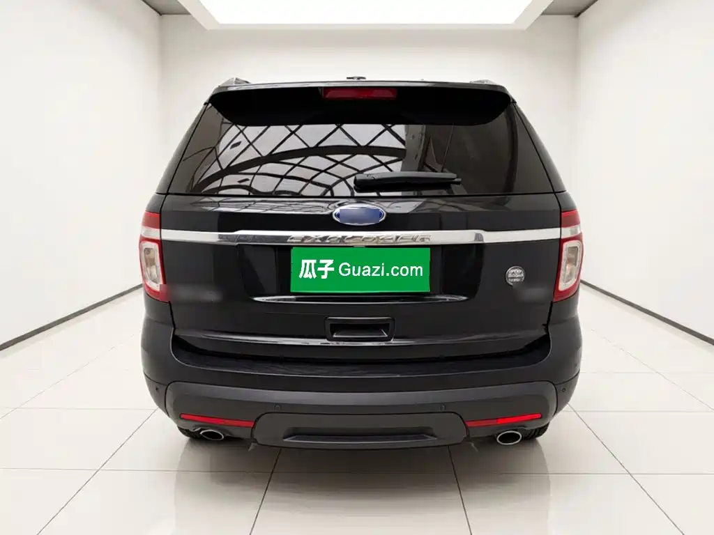Ford Explorer (Import) — миниатюра 3