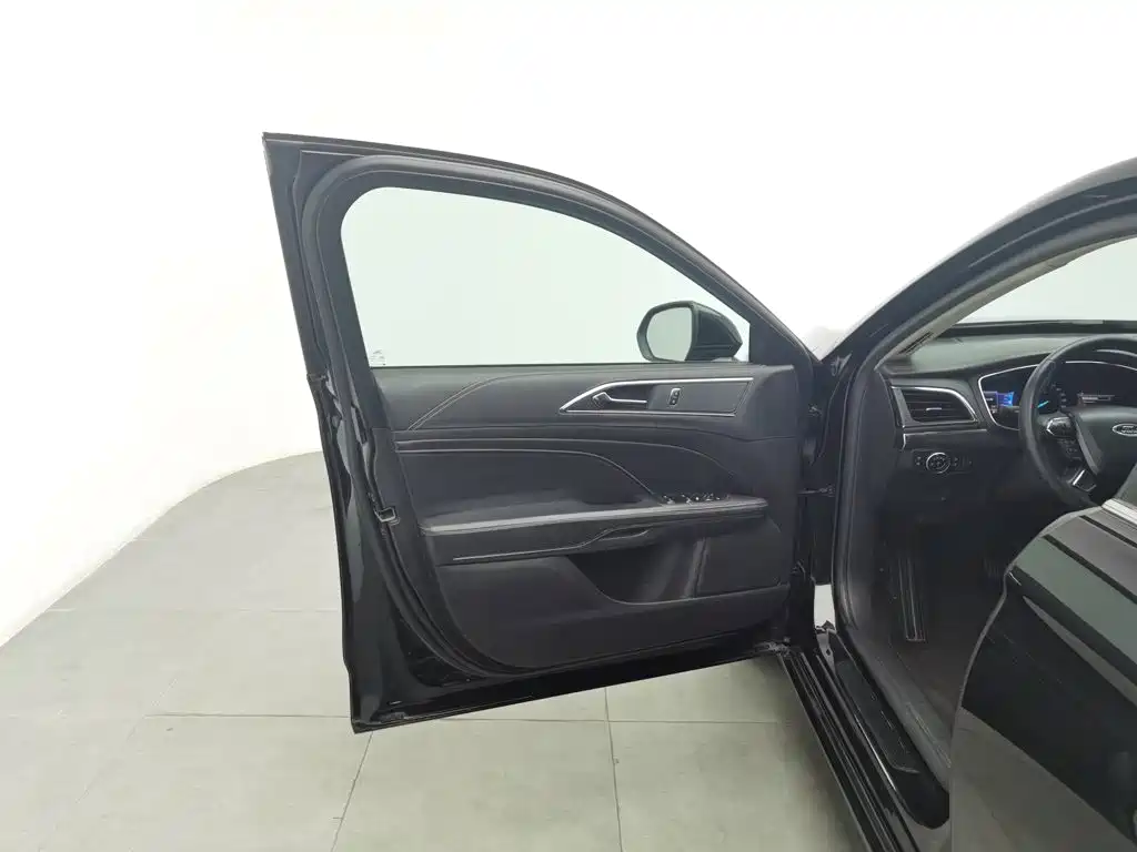Ford Taurus — миниатюра 8