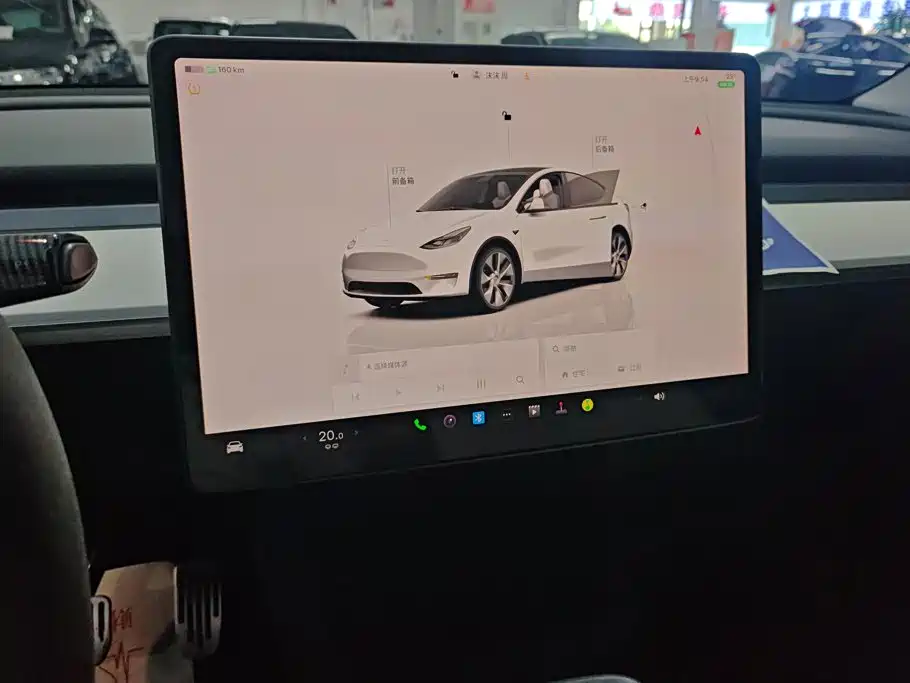 Tesla Model Y — миниатюра 13