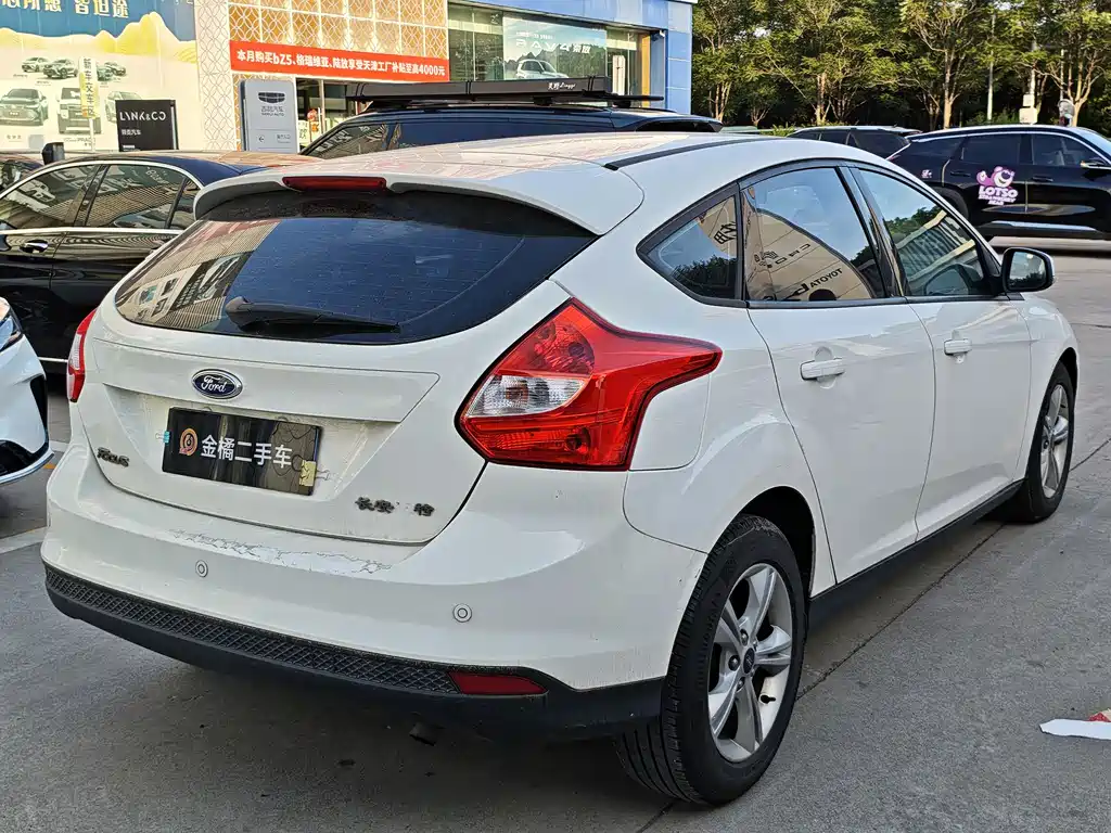 Ford Focus 2012 1.6L AT