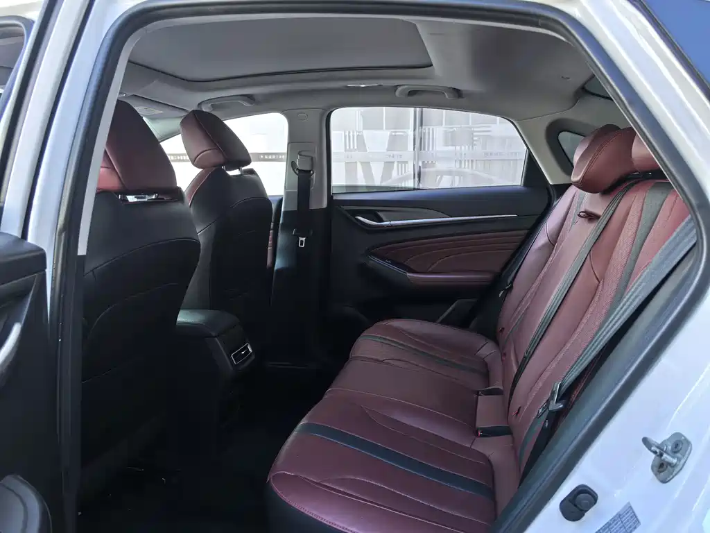 Changan Eado — миниатюра 8