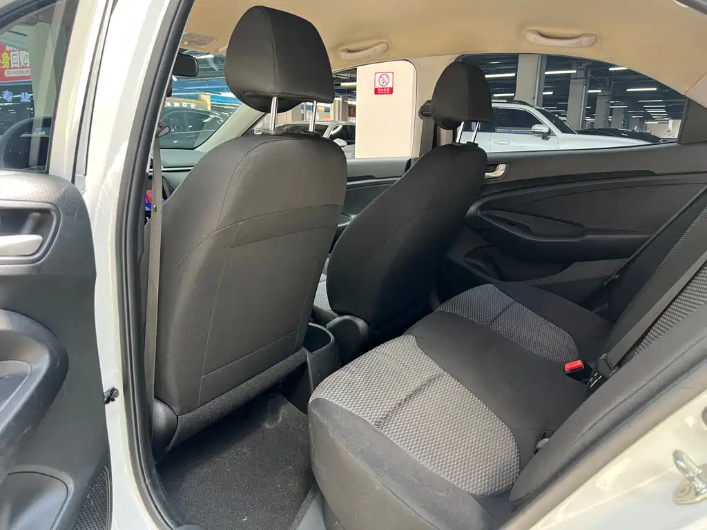 Hyundai Verna — миниатюра 5