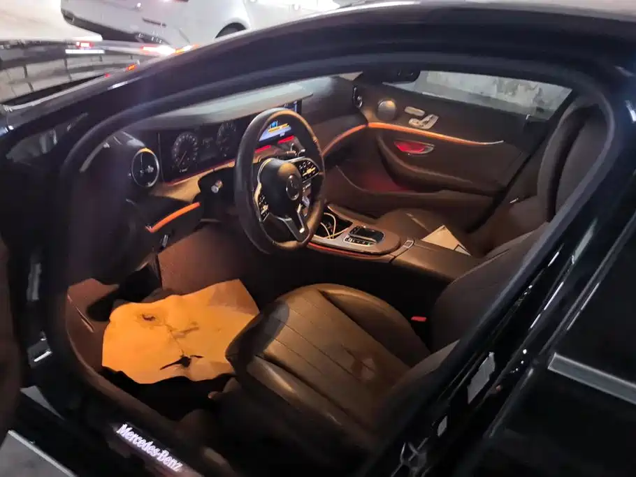 Mercedes-Benz E-Class — миниатюра 9