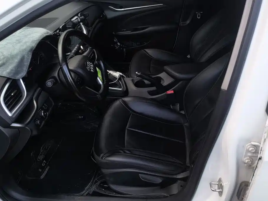 Buick Excelle — миниатюра 9