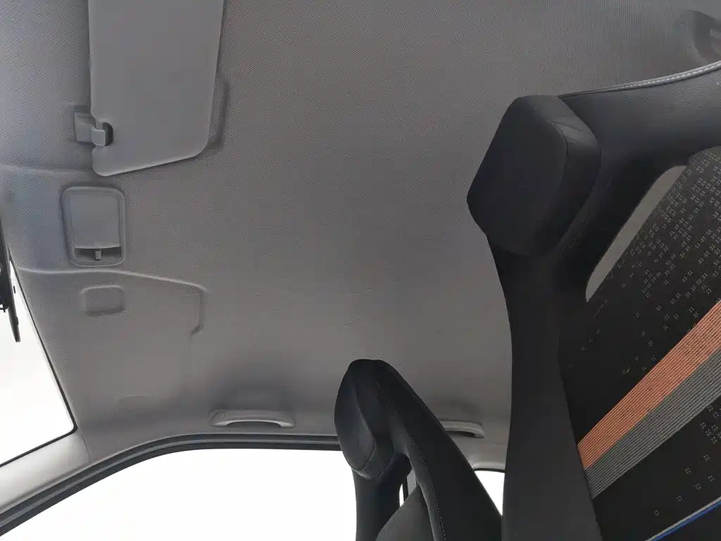Wuling MINIEV — миниатюра 14