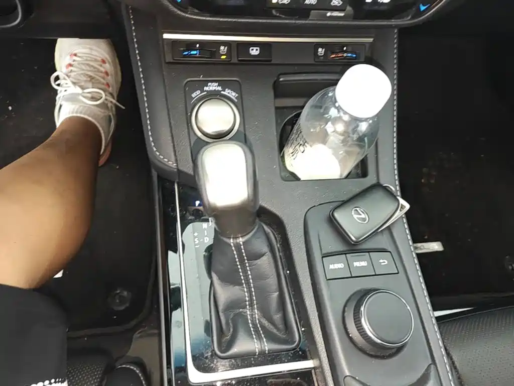 Lexus ES — миниатюра 14