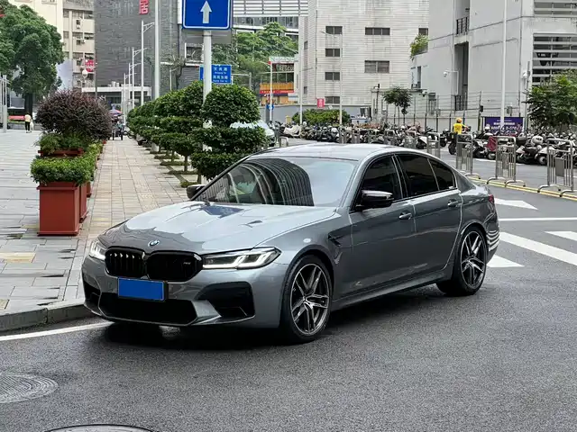 BMW M5