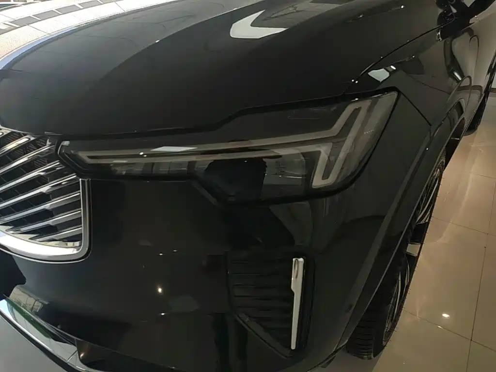 Volvo XC90 PHEV — миниатюра 24