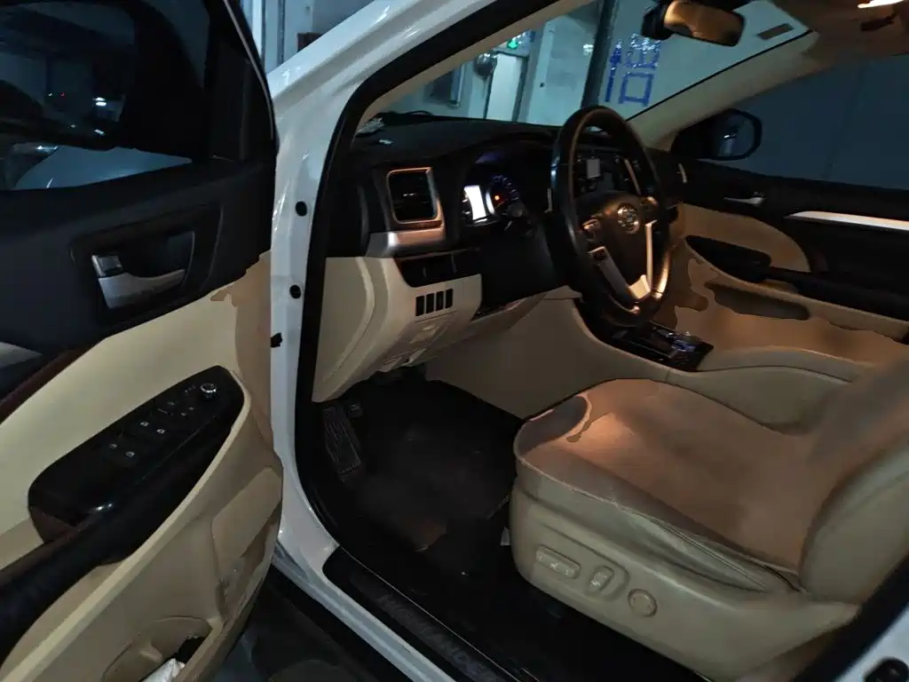 Toyota Highlander — миниатюра 12