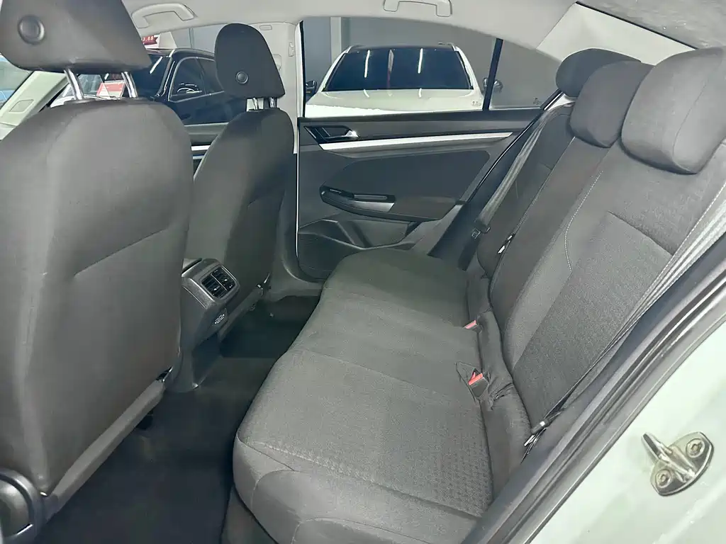 Volkswagen Bora EV — миниатюра 9