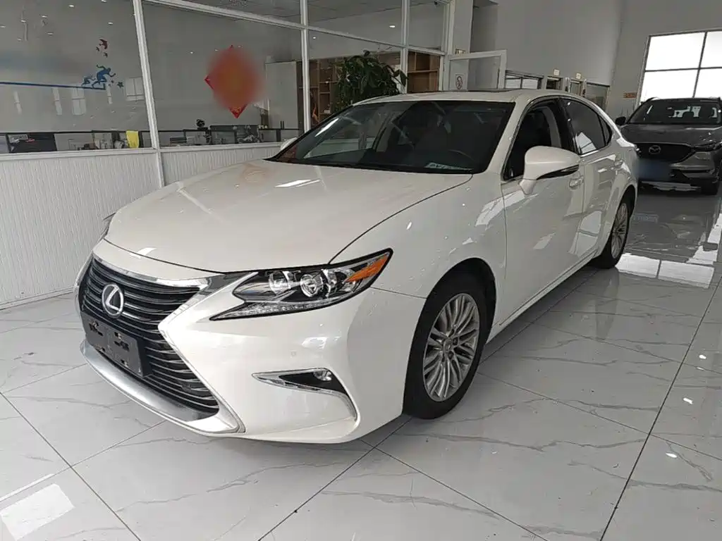 Lexus ES — миниатюра 2