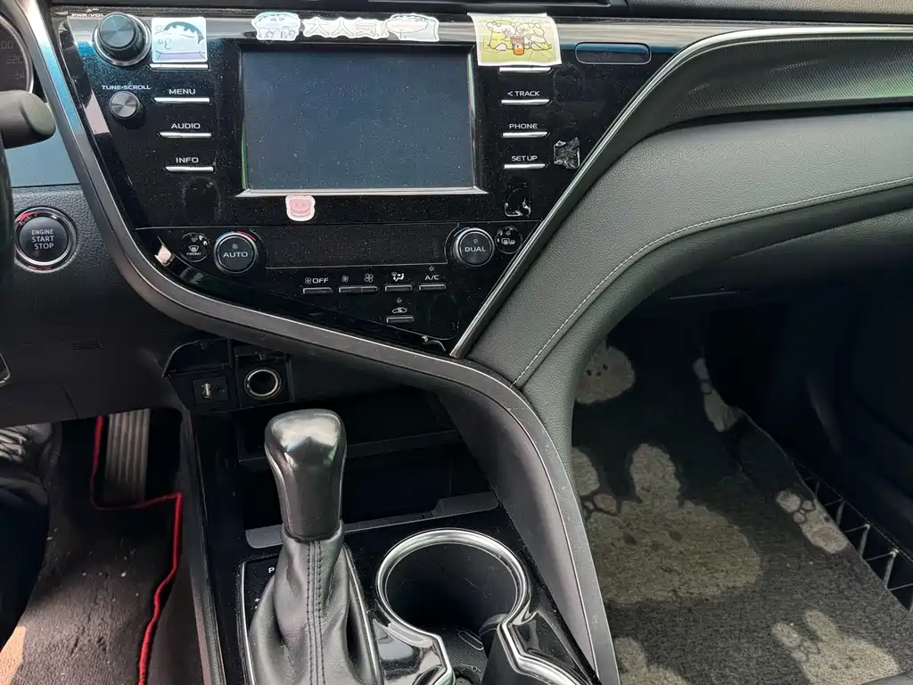 Toyota Camry — миниатюра 13
