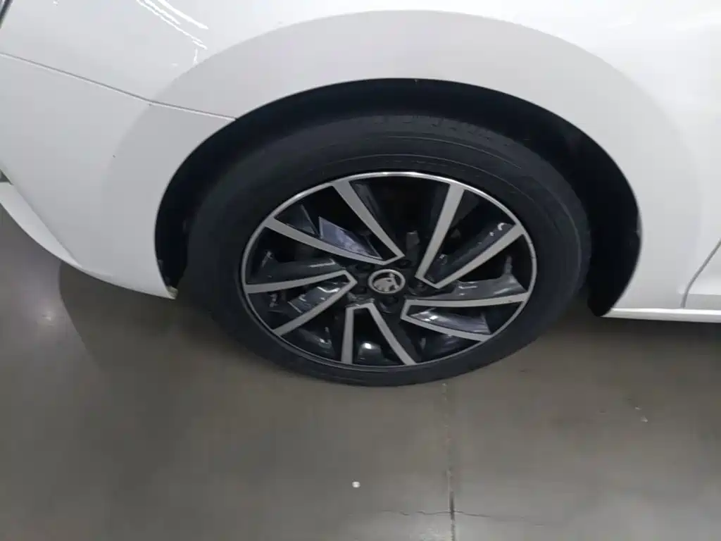 Skoda Rapid — миниатюра 23
