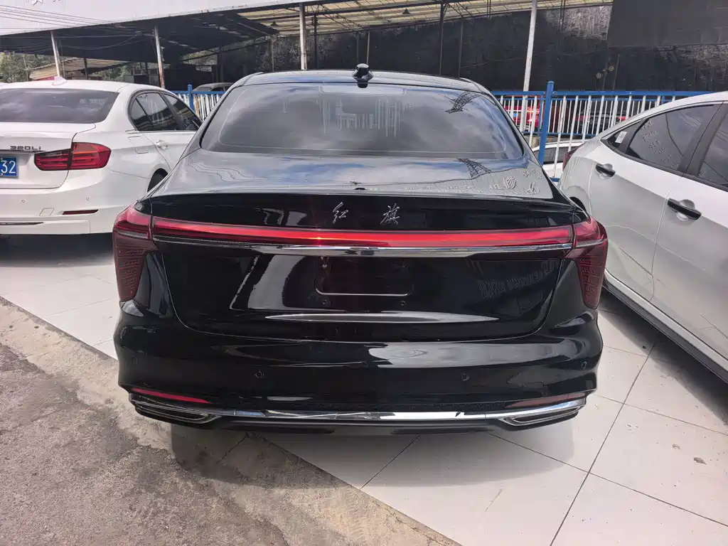 Hongqi Hongqi H5 — миниатюра 6