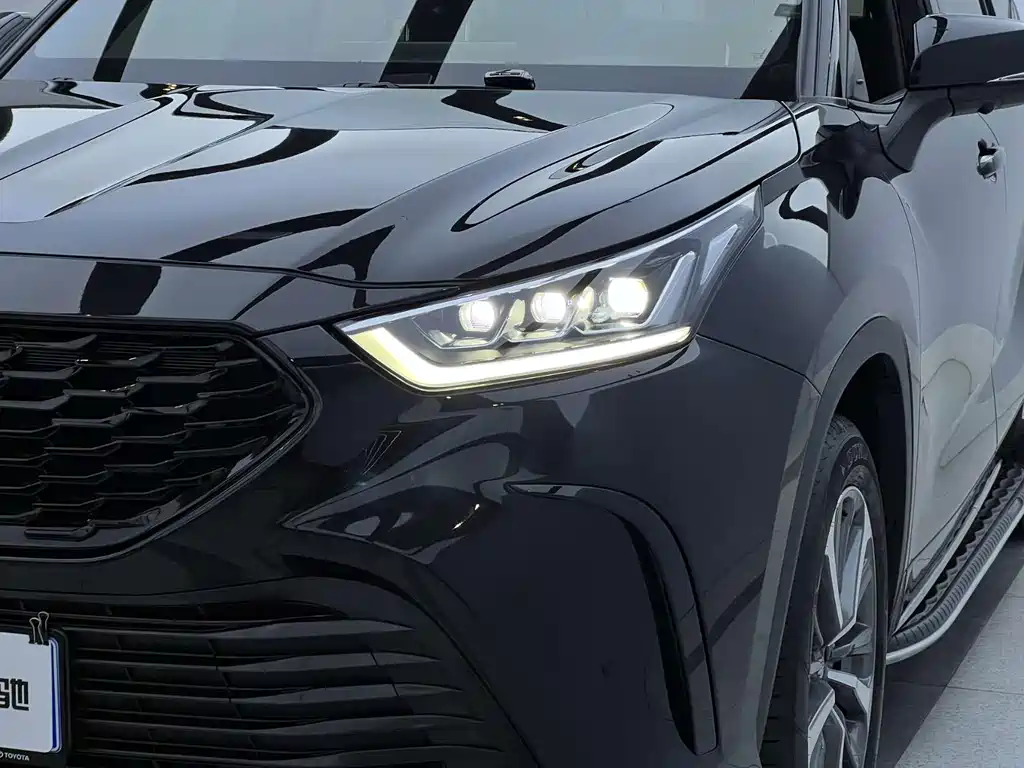 Toyota Crown Kluger — миниатюра 7
