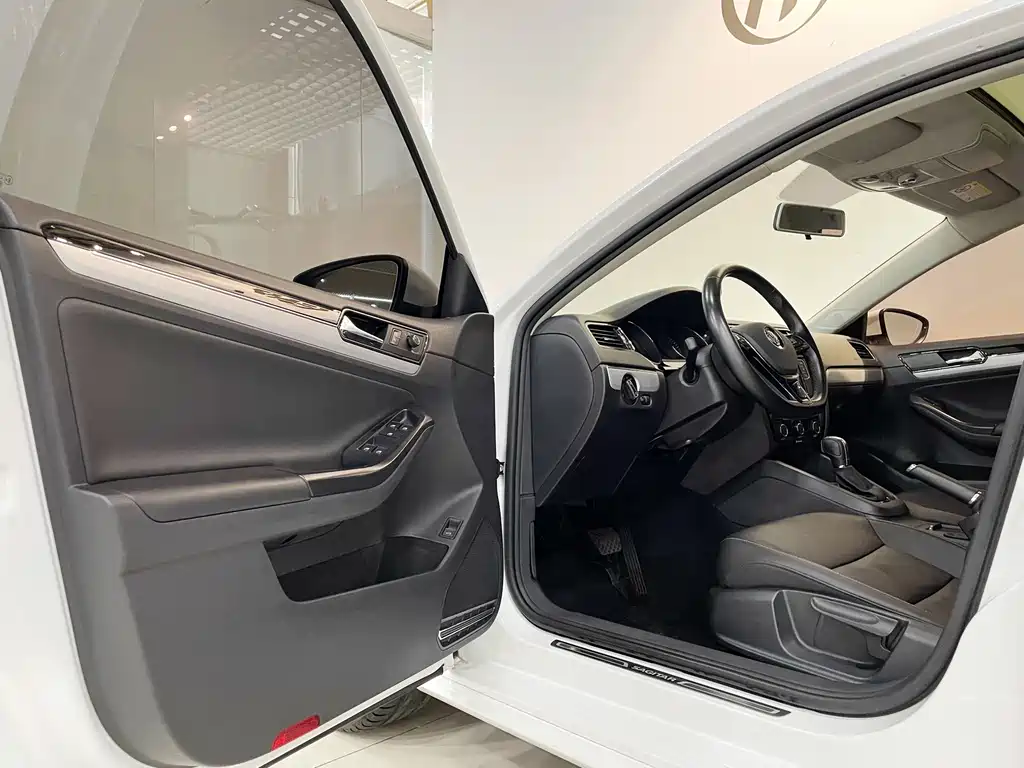 Volkswagen Sagitar — миниатюра 13