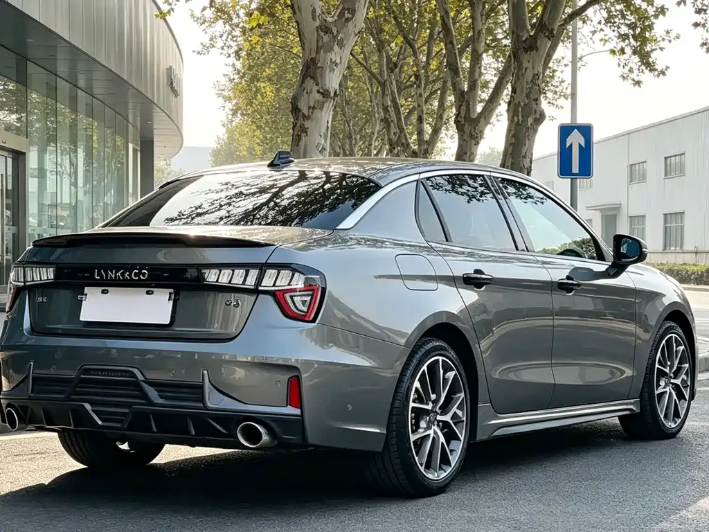Lynk & Co 03 — миниатюра 7