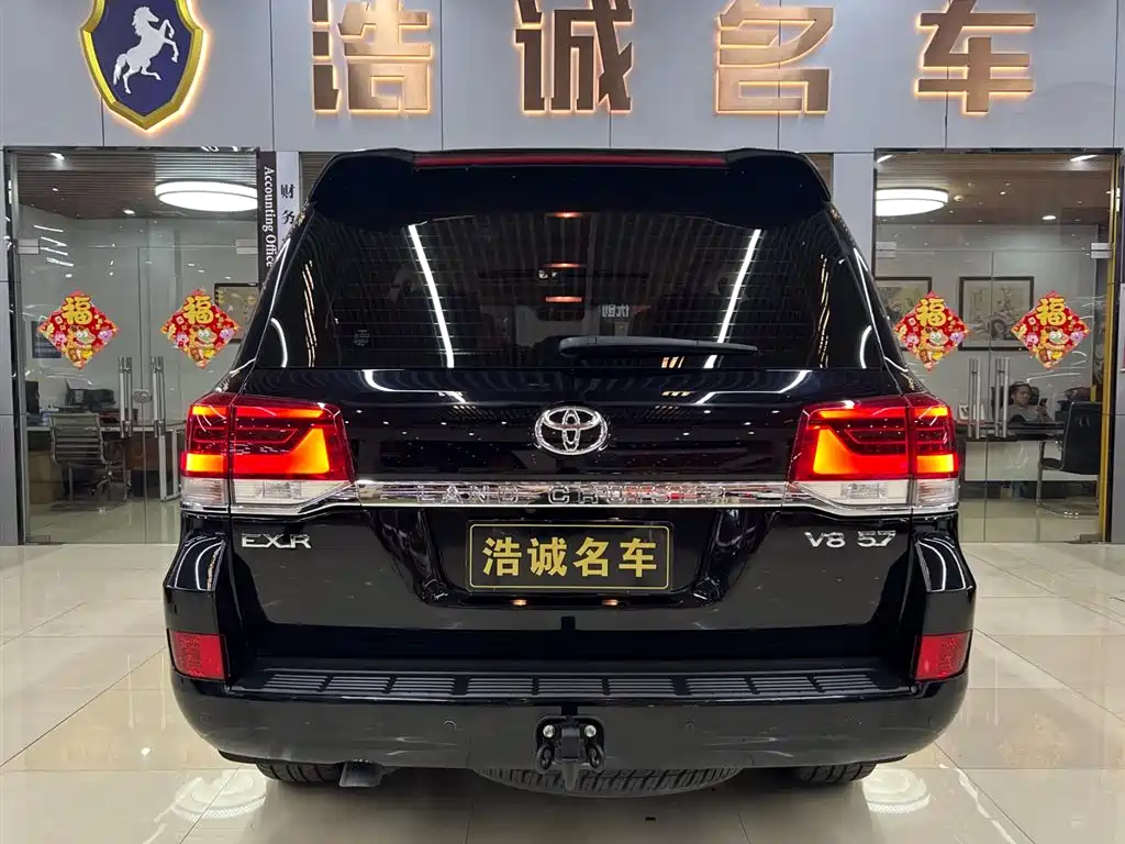 Toyota Land Cruiser 2017 5.7L AT