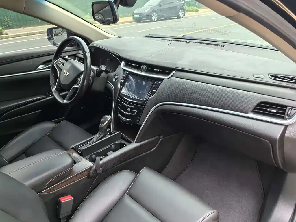 Cadillac XTS 2018 28T
