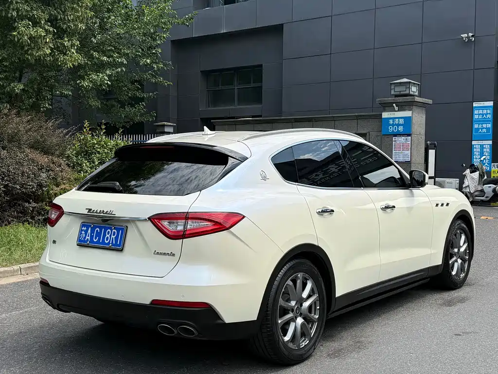 Maserati Levante — миниатюра 4