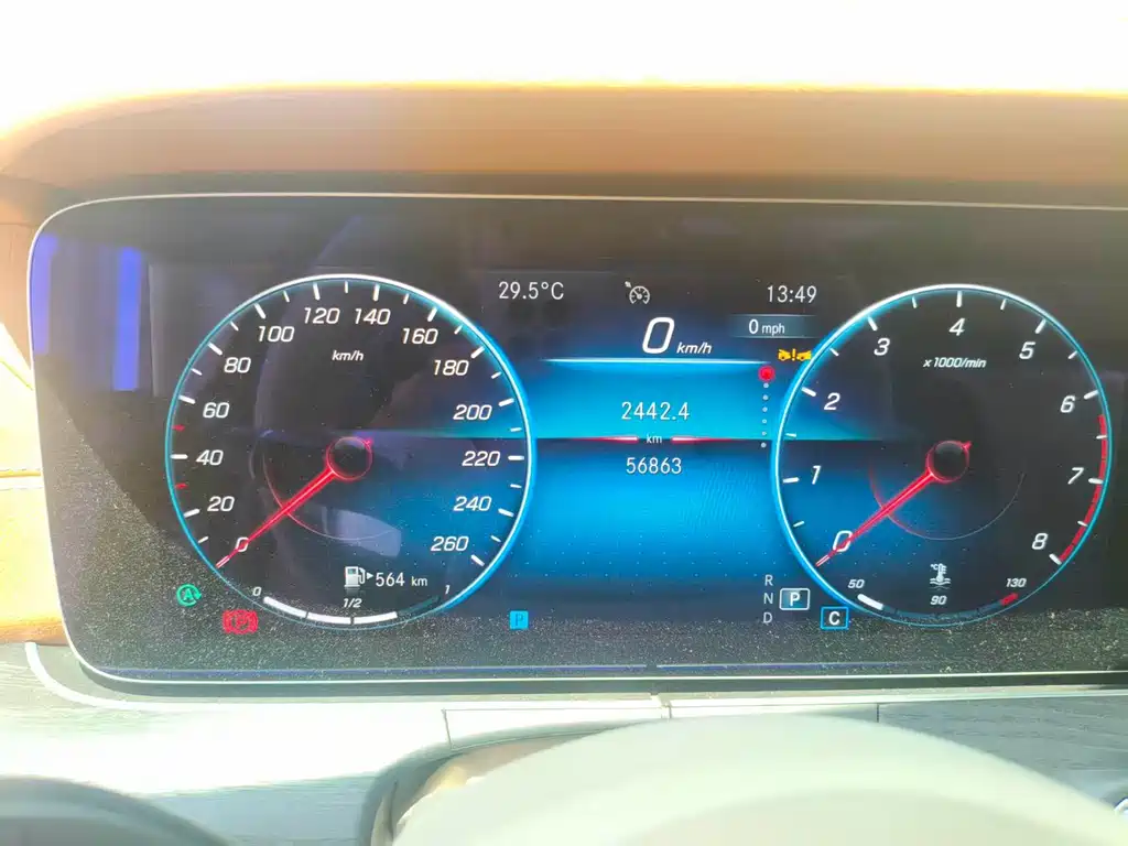 Mercedes-Benz E-Class — миниатюра 3