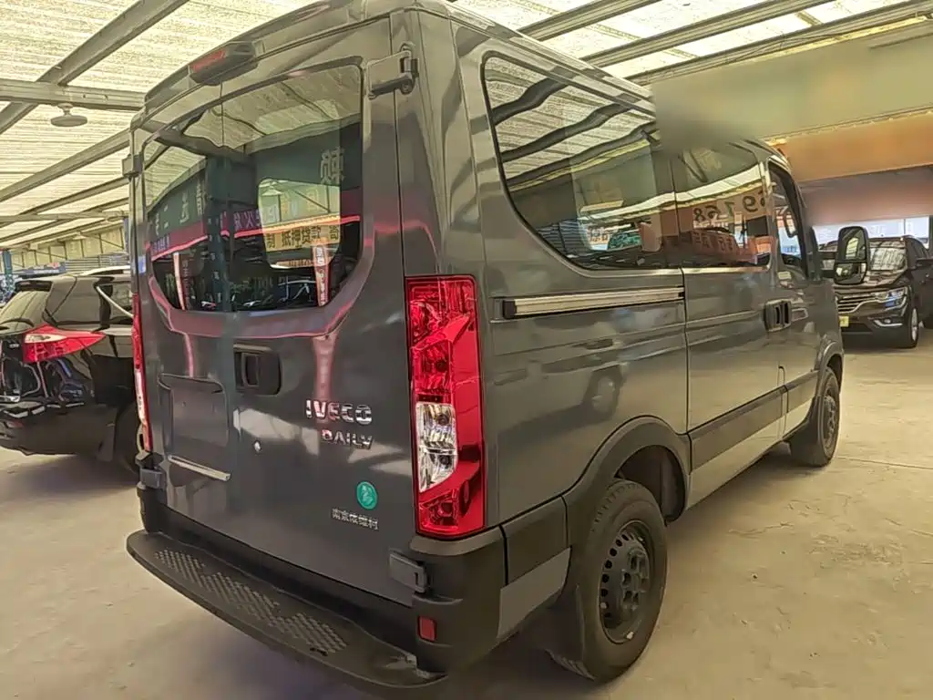 IVECO Ousheng — миниатюра 7