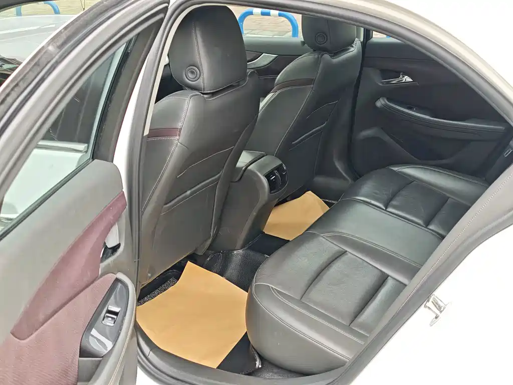 Chevrolet Malibu — миниатюра 11