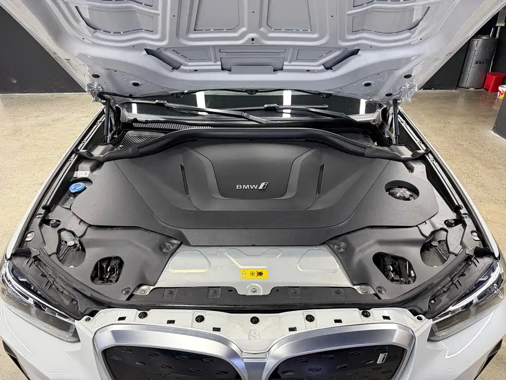 BMW iX3 — миниатюра 22