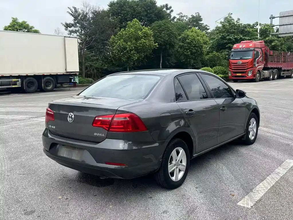 Volkswagen Bora — миниатюра 6
