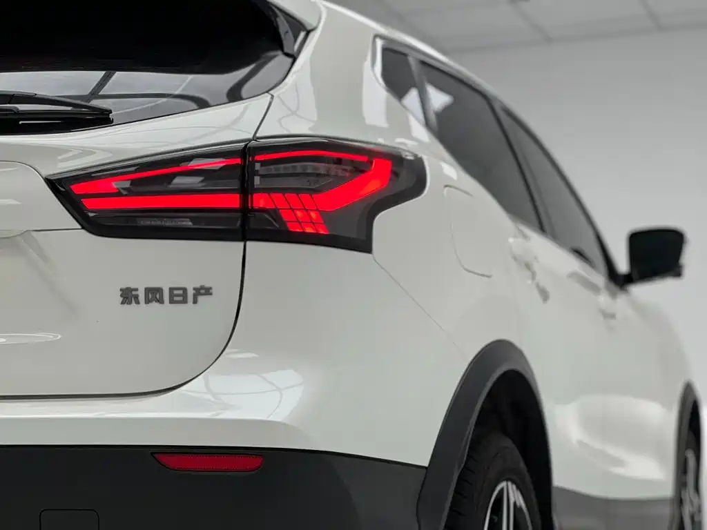 Nissan Qashqai — миниатюра 11