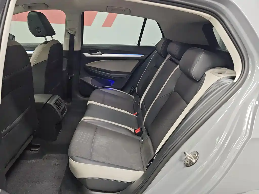 Volkswagen Golf — миниатюра 10