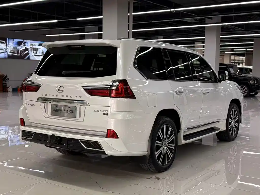 Lexus LX 2019 570