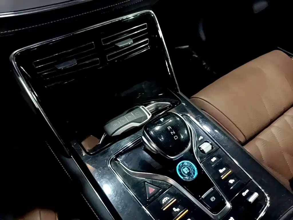BYD Tang New Energy — миниатюра 9