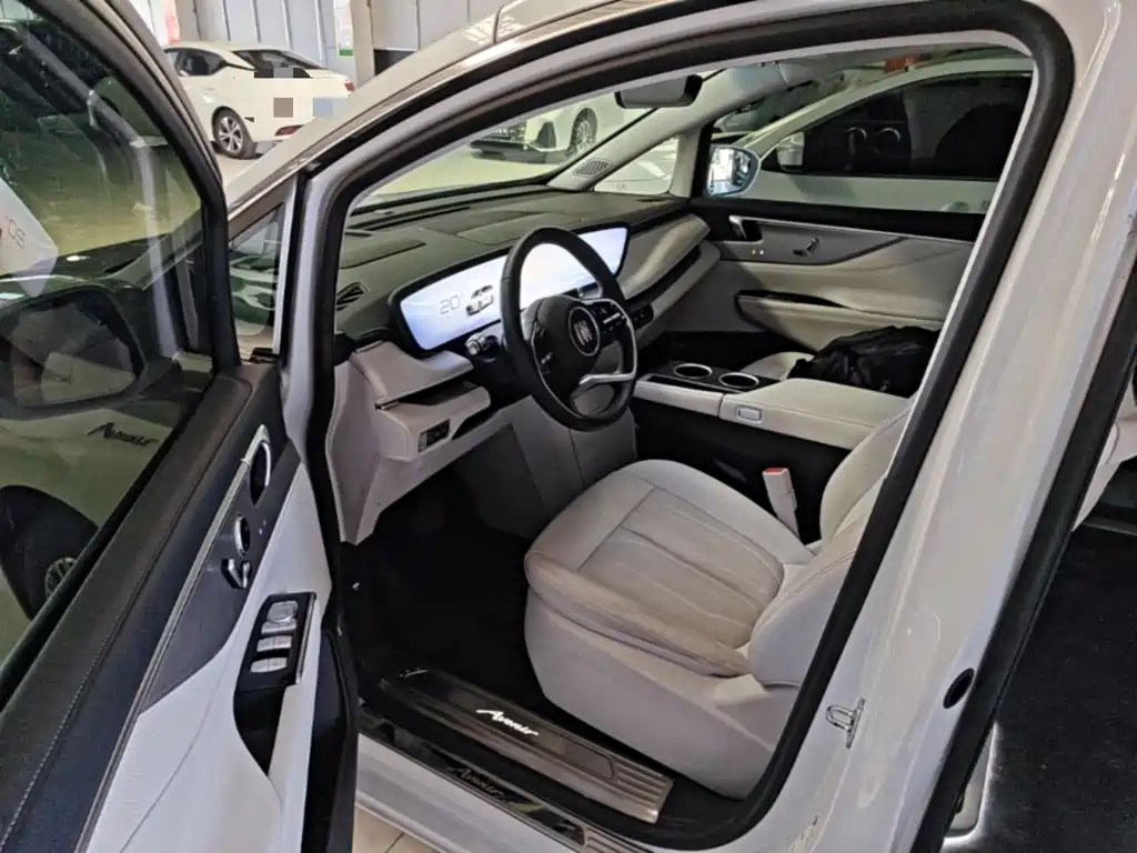 Buick GL8 Hybrid — миниатюра 16