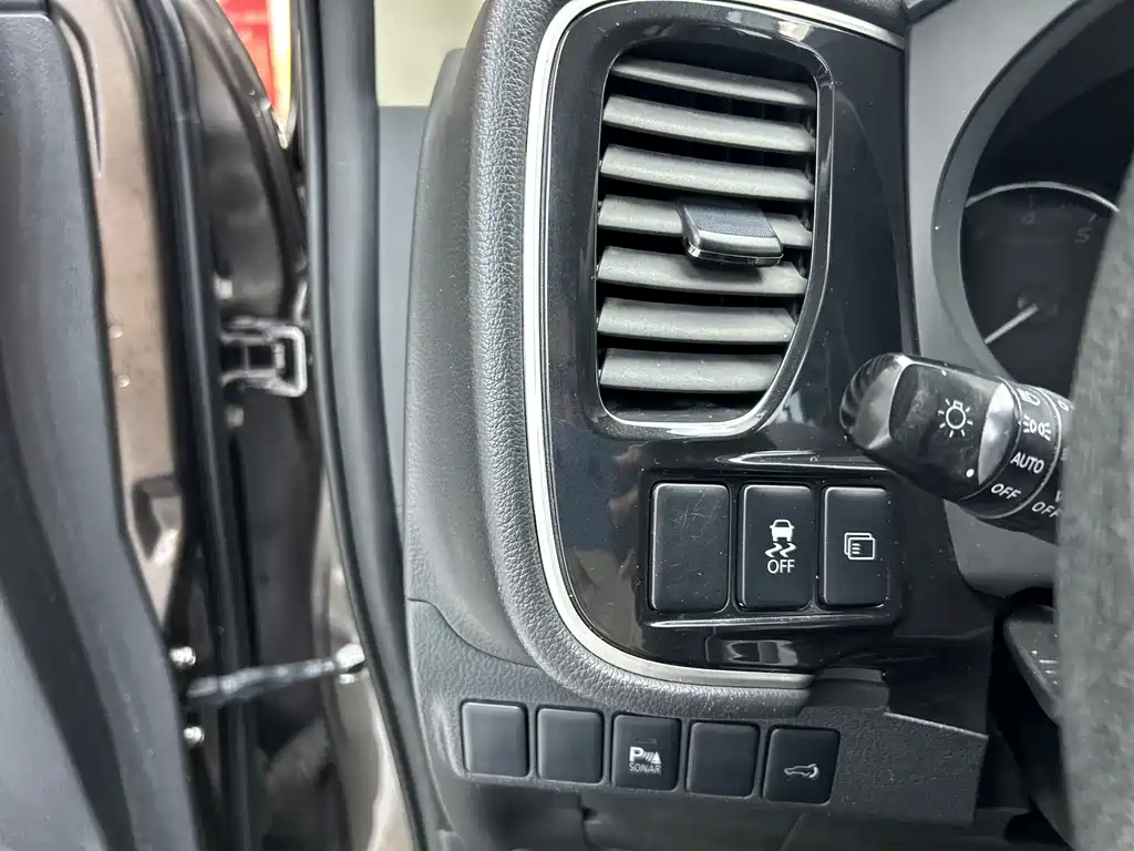 Mitsubishi Outlander — миниатюра 14