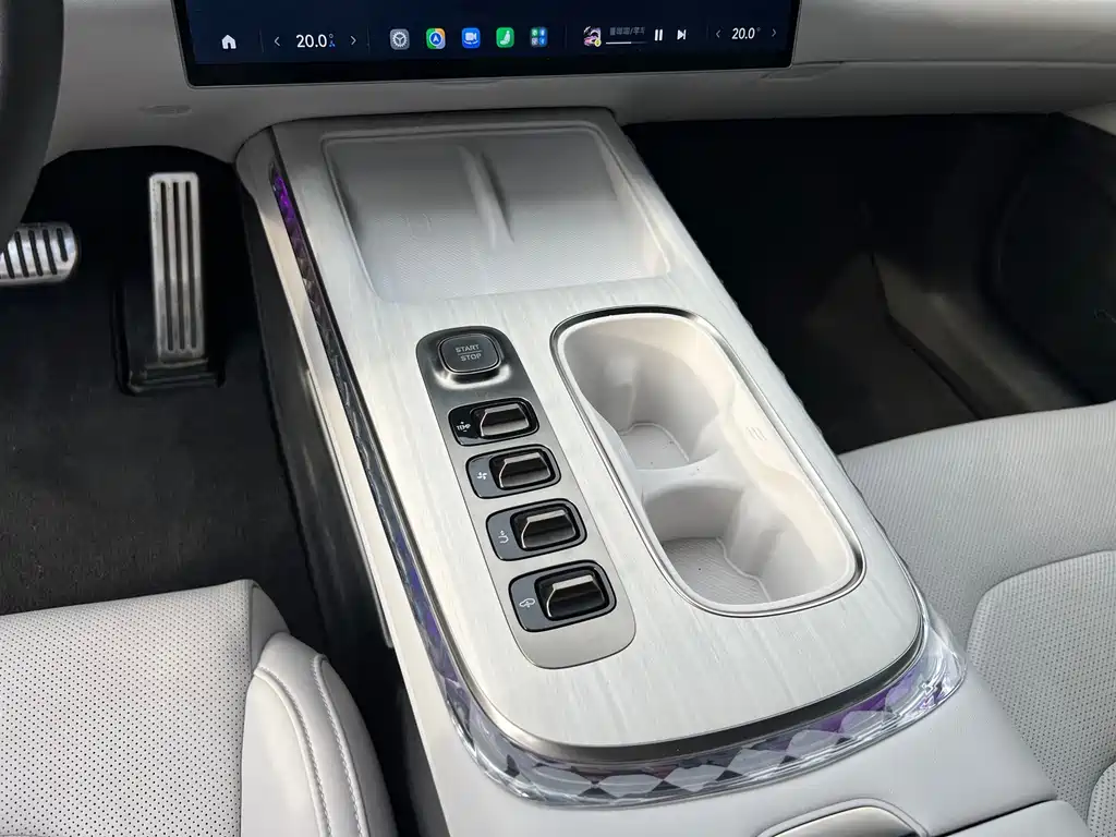 Xiaomi SU7 — миниатюра 9