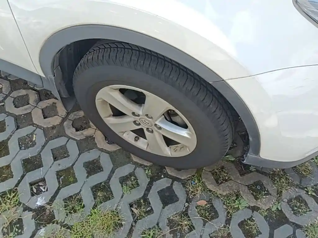 Toyota RAV4 — миниатюра 12