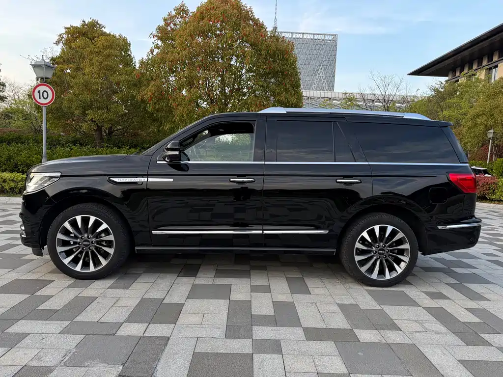 Lincoln Navigator 2018 3.5T V