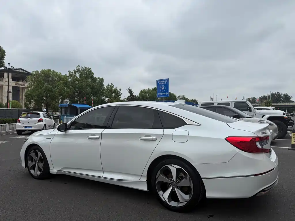 Honda Accord — миниатюра 7