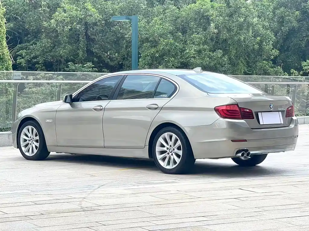 BMW 5 Series — миниатюра 5